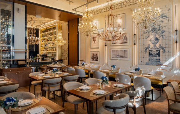 Garda. Банкетный зал с большими панорамными окнами