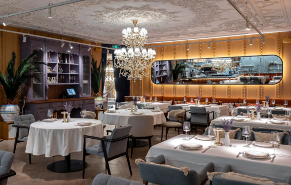 Garda. Банкетный зал с открытой кухней