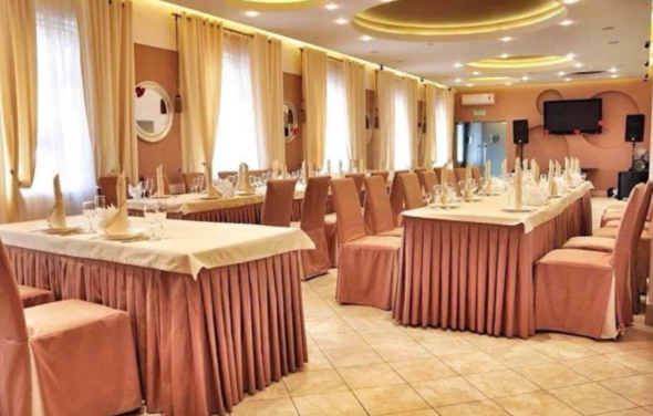 Банкет Холл