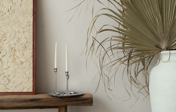 Просторный зал в теплых тонах на Васильевском острове