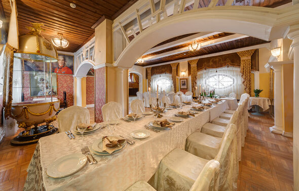 Усадьба. Роскошный банкетный зал