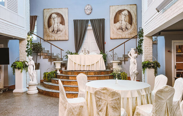 Усадьба. Светлый банкетный зал с лофт-дизайном