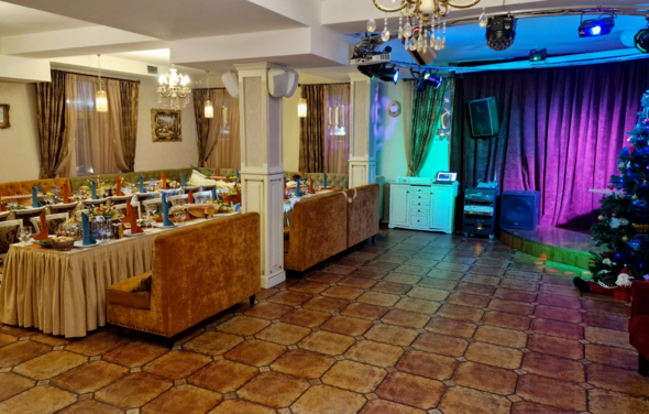 Три башни. Банкетный зал в роскошном ресторане