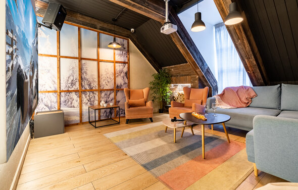 Лофт-зал в стиле горнолыжного курорта