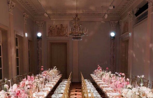 Роскошный банкетный зал в усадьбе Муравьевых-Апостолов