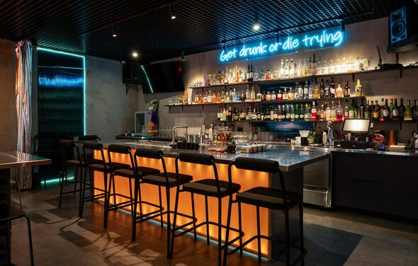 Лофт-бар в историческом центре под закрытие