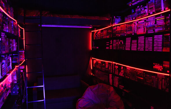 Лофт в стилистике видео-салона