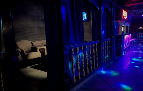 Большой ночной клуб под закрытие