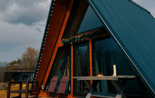 Треугольный коттедж для вечеринок