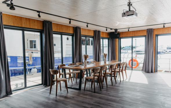 Cassia Лофт. Лофт на воде