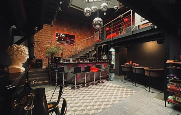 Лофт с верандой и кальянами