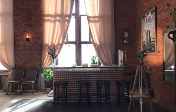 Кирпичный лофт с высокими потолками