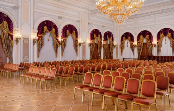 Роскошный зал для различных мероприятий
