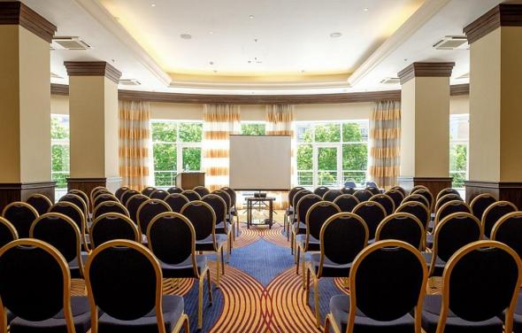 Отель "Монарх"