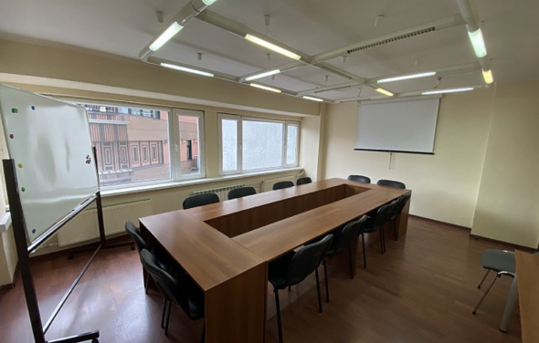 Небольшой зал для переговоров в гостинице