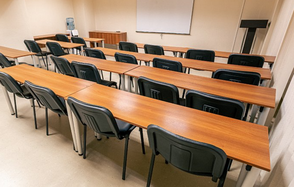 Небольшой зал для семинаров в гостинице