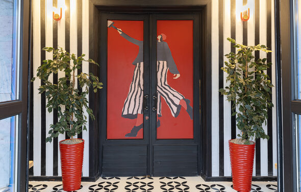 Просторный и светлый лофт с панорамным видом в парк