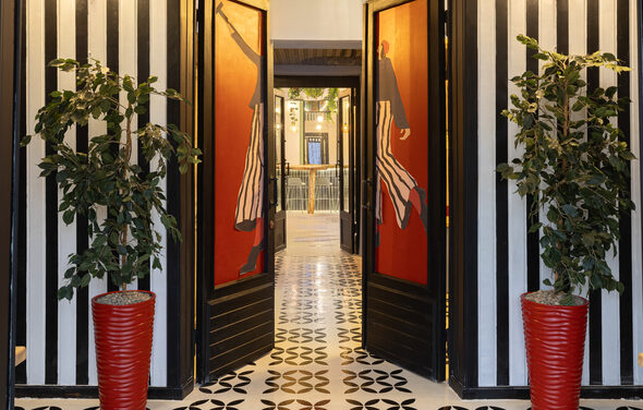 Просторный и светлый лофт с панорамным видом в парк