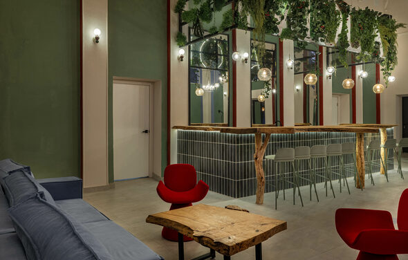 Просторный и светлый лофт с панорамным видом в парк