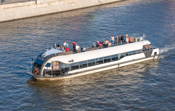 Современный и стильный теплоход для мероприятий