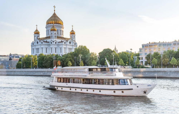 Теплоход класса премиум