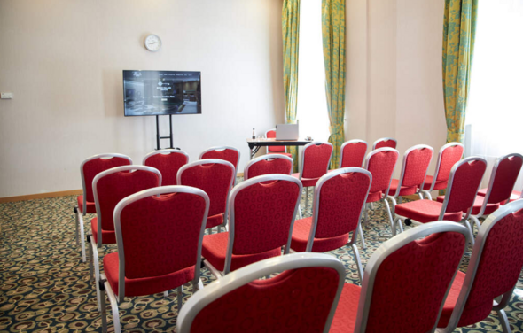 Небольшой зал для мероприятий делового формата