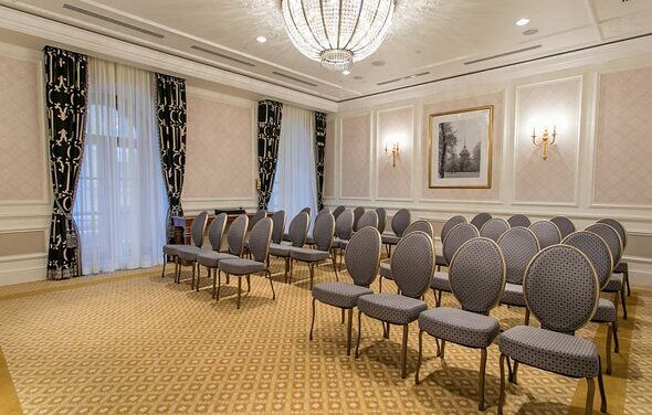 Светлый зал для небольших конференций