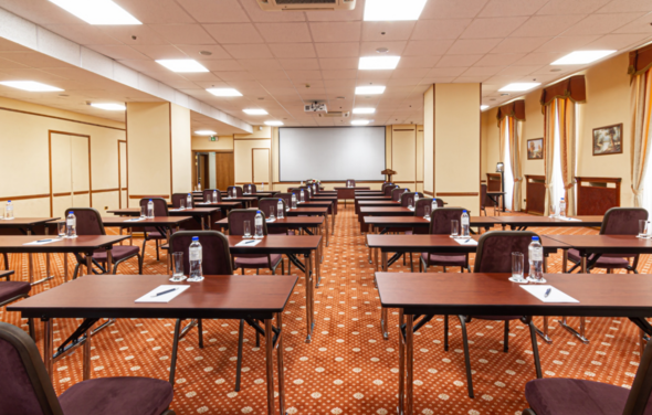Зал для деловых и образовательных мероприятий