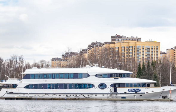 Яхта для круизов