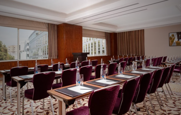 Зал для конференций и тренингов в отеле