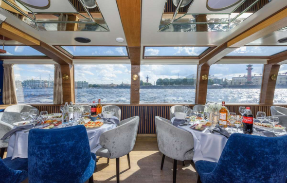 Теплоход для праздничных мероприятий 