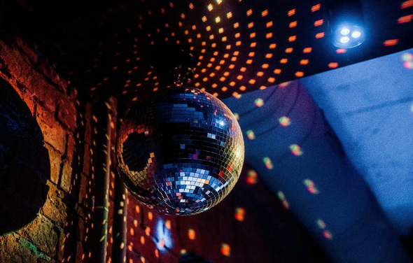 Клубный лофт на набережной в центре Москвы