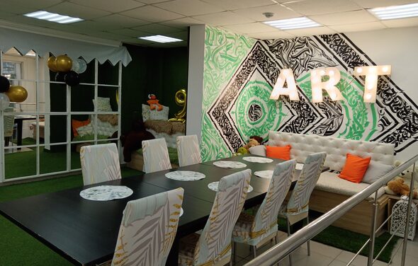 Уютный лофт-зал для мероприятий