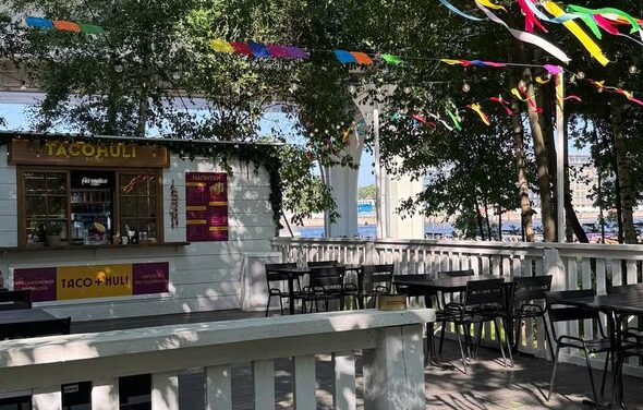 Площадка на острове под открытым небом