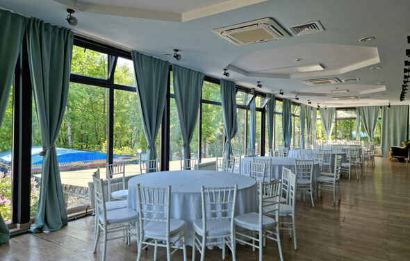 Риони. Банкетный зал с верандой