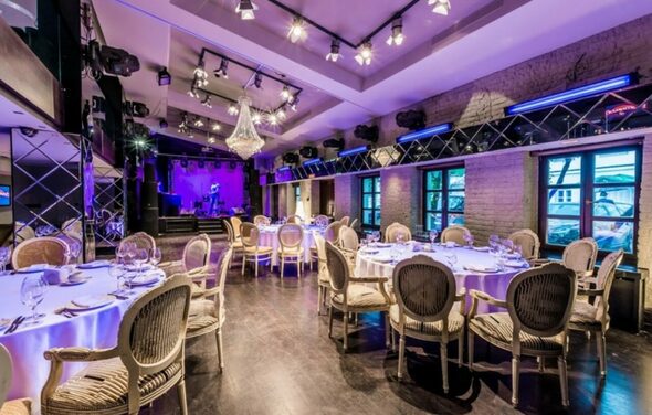 Гусятникоff. Банкетный зал с балконом