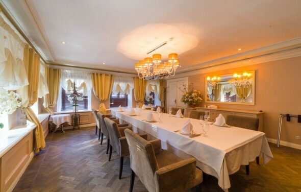 Гусятникоff. Банкетный зал на 18 персон