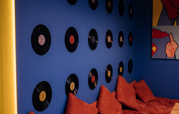 Зал Караоке. Яркое пространство в стиле pop-art