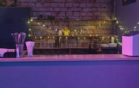 Status Loft. Лофт со сценой и караоке. Типичный Питер