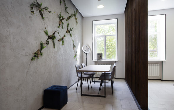 Светлый лофт с двумя зонами для любых мероприятий