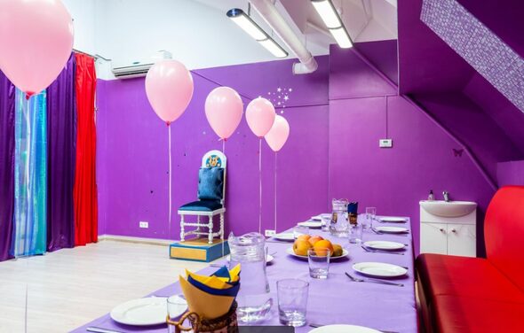 Сказочный город. Ультрафиолетовый зал