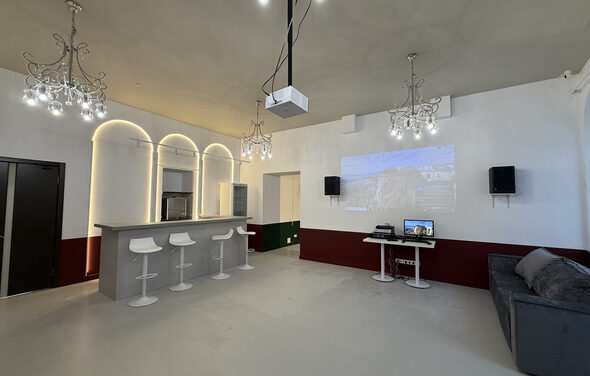 Стильная площадка Суворов холл