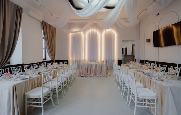 Стильная площадка Суворов холл