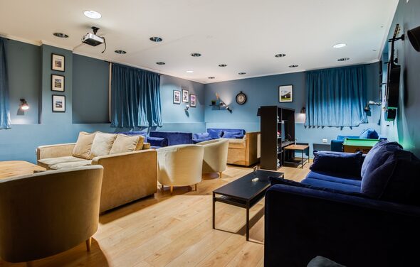 Time Club Камин. Кинозал