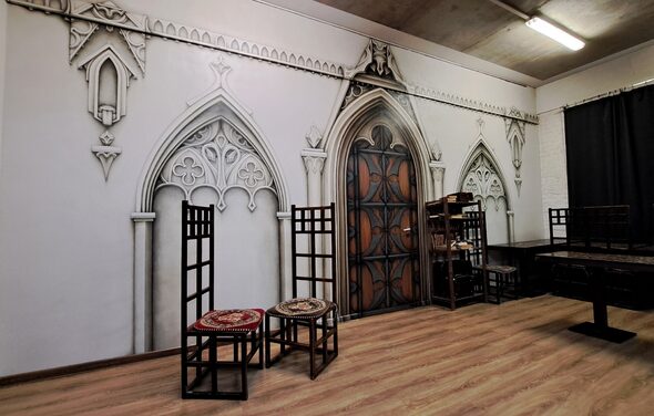 Каминный зал с балконом на Невский проспект