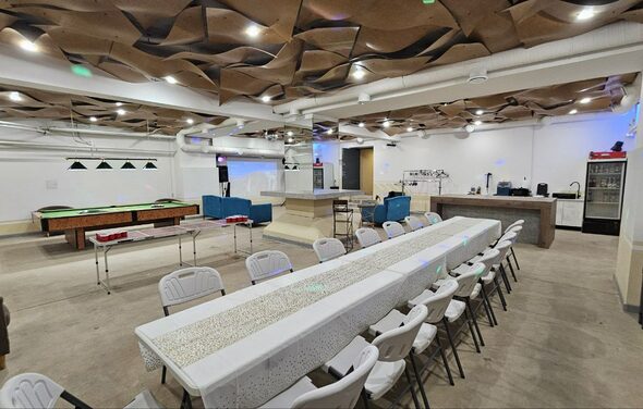 Караоке-лофт с бильярдом