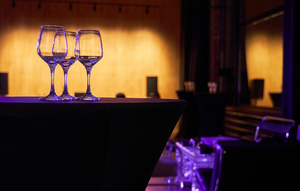 Большой стильный лофт с панорамными окнами