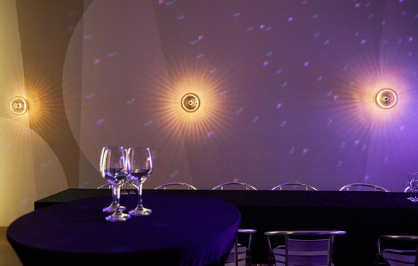 Большой стильный лофт с панорамными окнами