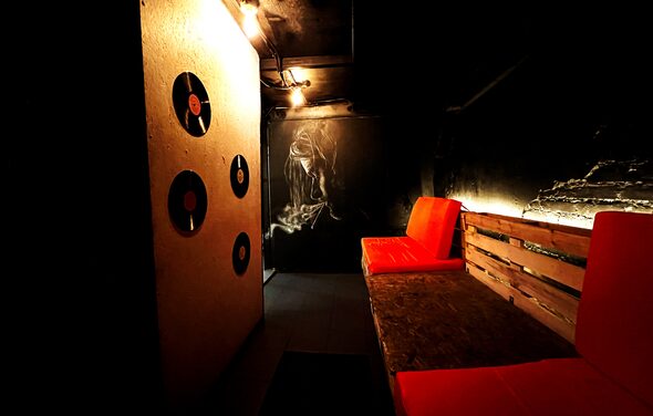 Лофт ИЗНАНКА. Зал ЛИХИЕ 90-е