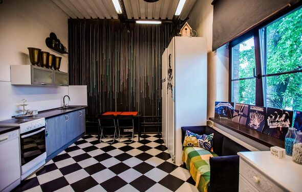 Лофт Комод. Уютный лофт со сценой, караоке и барбекю